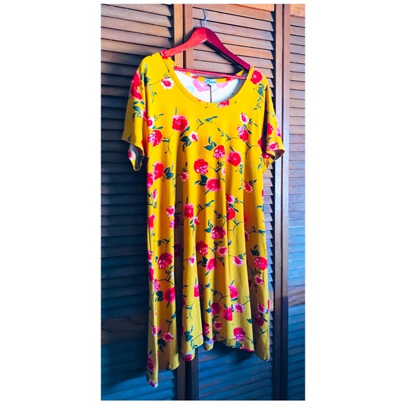 NWOT J for Justify Long Mustard Floral Top - Picture 2 of 2